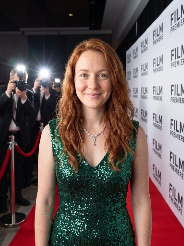 Versión IA: vestido de gala en la alfombra roja